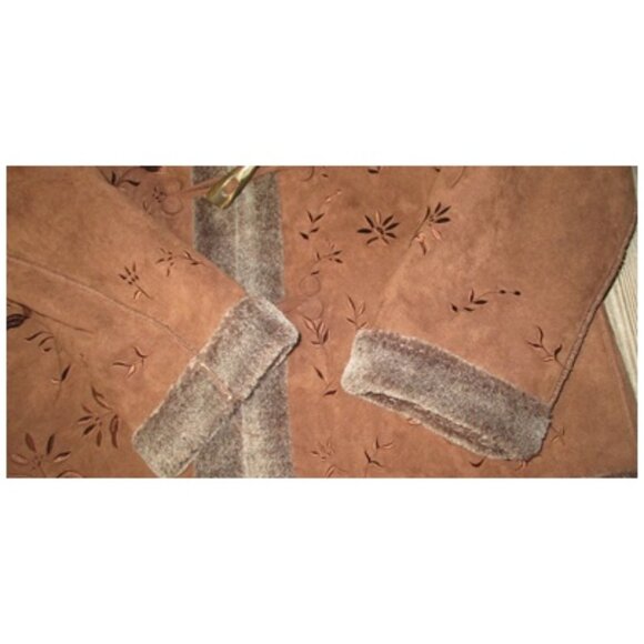 Relativity Small Brown Embroidered Sherpa Lined Faux Suede Coat Toggle Boho Y2K - Picture 11 of 15